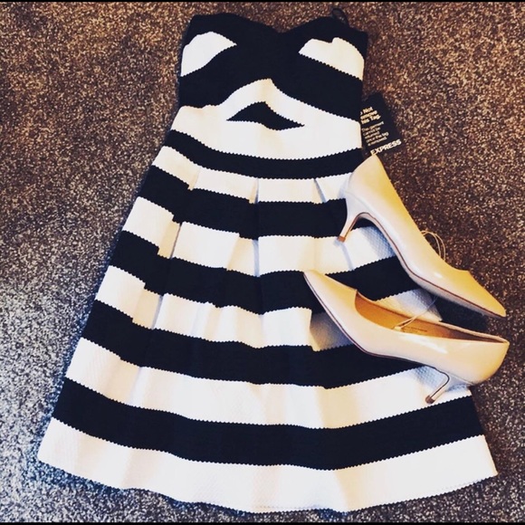 NWT Express Mini Dress, Sz XS - Picture 2 of 7